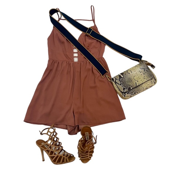 Urban Outfitters Silence + Noise - Picture 5 of 7